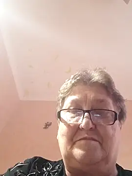 Snapshot of Katherine735 chatting on 11.25.25 Katherine735 online show from 11.25.25