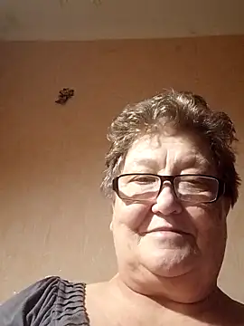 Snapshot of Katherine735 chatting on 11.30.25 Katherine735 online show from 11.30.25