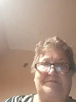 Snapshot of Katherine735 chatting on 12.19.25 Katherine735 online show from 12.19.25