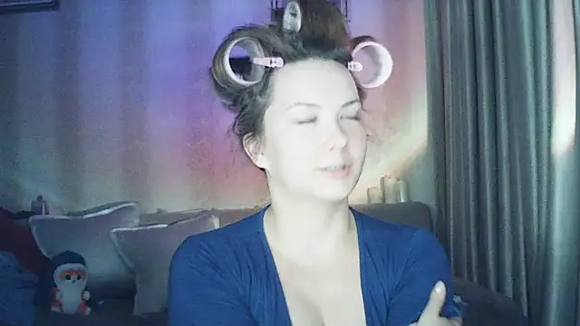 MoodieMira online show from 02.16.26