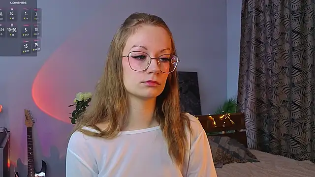 Snapshot of Edlin_gail chatting on 11.10.25 Edlin gail online show from 11.10.25