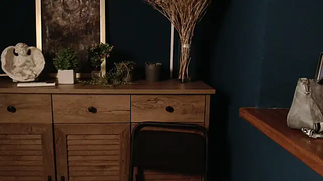 Snapshot of Flower_mary chatting on 10.30.25 Flower mary online show from 10.30.25