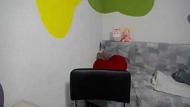 Snapshot of Flower_mary chatting on 11.19.25 Flower mary online show from 11.19.25