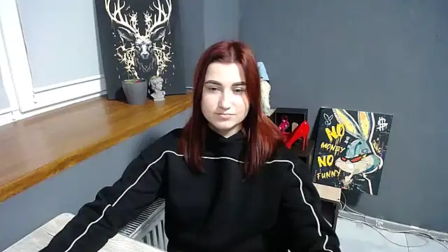 Snapshot of Flower_mary chatting on 11.24.25 Flower mary online show from 11.24.25