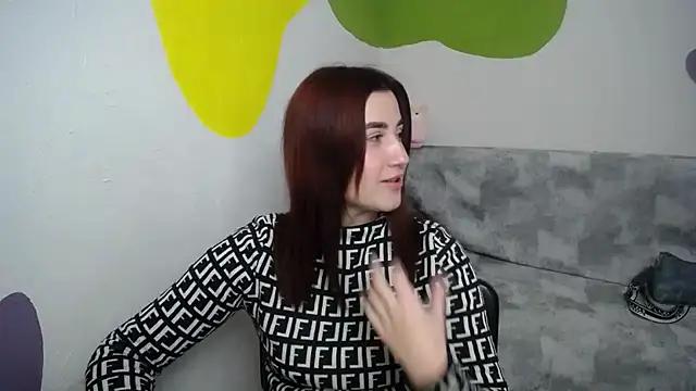 Snapshot of Flower_mary chatting on 11.26.25 Flower mary online show from 11.26.25