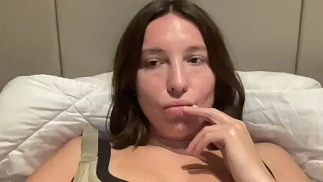 CArivora online show from 02.20.26