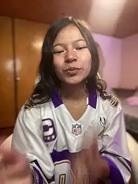 Ninfa pink online show from 12.17.25