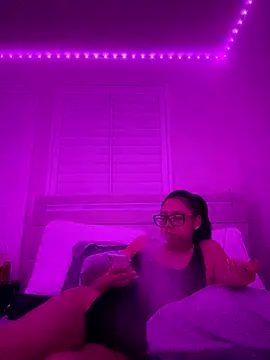 Snapshot of ThatBratCartier chatting on 11.25.25 ThatBratCartier online show from 11.25.25