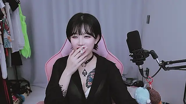 Snapshot of MISA_02 chatting on 04.19.26 MISA 02 online show from 04.19.26