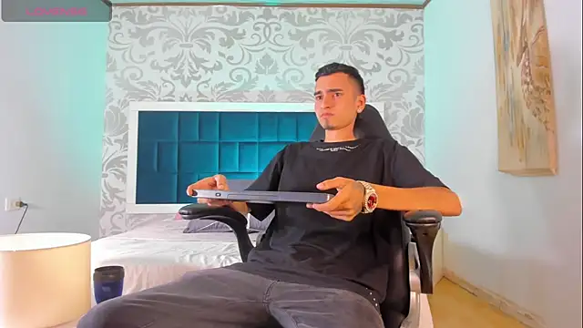 Ethan Boy  online show from 10.12.25