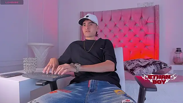 Ethan Boy  online show from 12.04.25