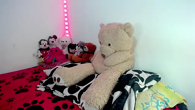 Snapshot of Antonhyjared chatting on 03.17.26 Antonhyjared online show from 03.17.26