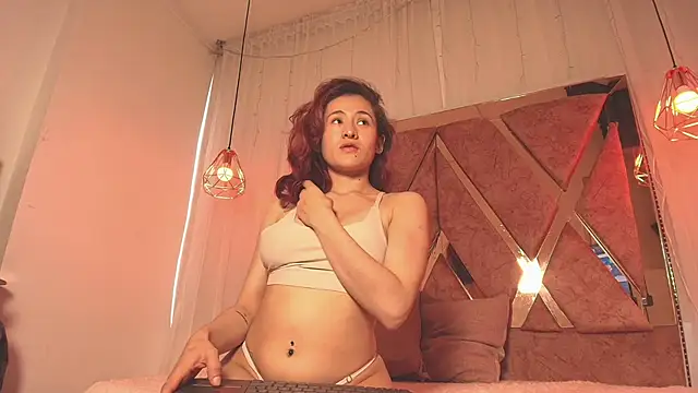 Snapshot of cookie_bit chatting on 10.13.25 cookie bit online show from 10.13.25