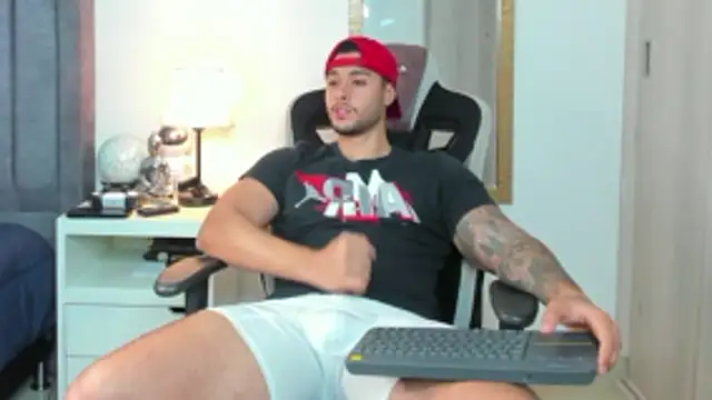 Snapshot of Ken_mailik1 chatting on 10.24.25 Ken mailik1 online show from 10.24.25