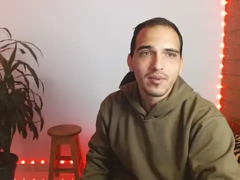 Snapshot of Maax3023 chatting on 10.13.25 Maax3023 online show from 10.13.25