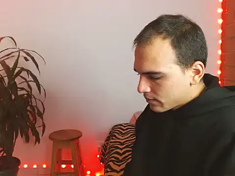 Snapshot of Maax3023 chatting on 10.14.25 Maax3023 online show from 10.14.25