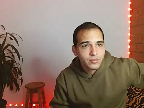 Snapshot of Maax3023 chatting on 10.16.25 Maax3023 online show from 10.16.25