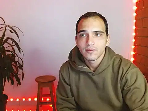 Snapshot of Maax3023 chatting on 10.17.25 Maax3023 online show from 10.17.25