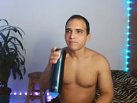 Snapshot of Maax3023 chatting on 10.25.25 Maax3023 online show from 10.25.25