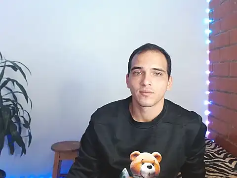 Snapshot of Maax3023 chatting on 10.27.25 Maax3023 online show from 10.27.25