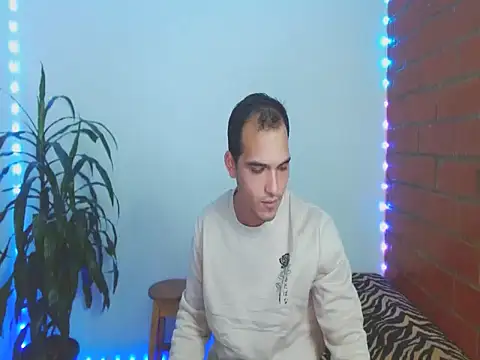 Snapshot of Maax3023 chatting on 10.28.25 Maax3023 online show from 10.28.25