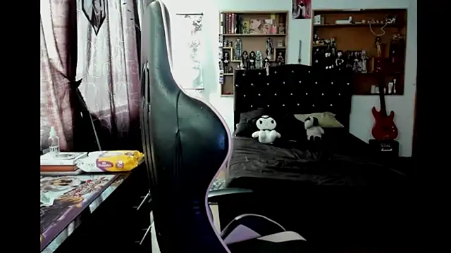 Maki Zein  online show from 03.06.26