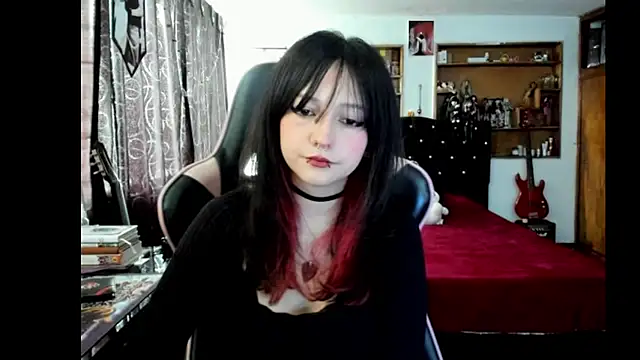 Maki Zein  online show from 04.07.26