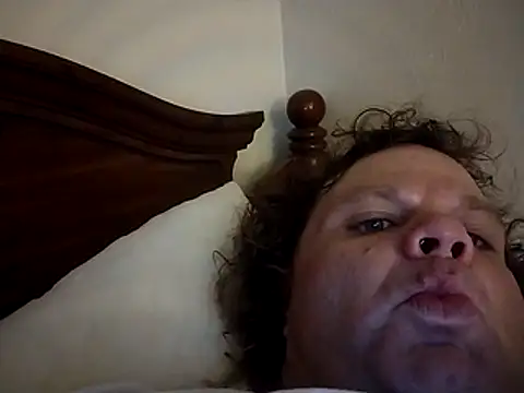 Snapshot of shyguy8569 chatting on 11.26.25 shyguy8569 online show from 11.26.25