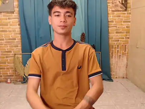 boy raphael online show from 10.10.25