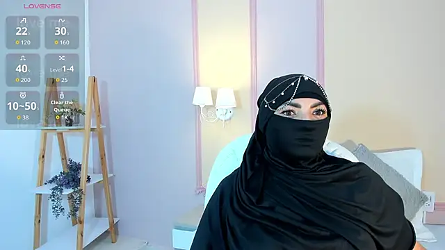 Snapshot of _naylaa_ chatting on 05.19.26 naylaa online show from 05.19.26