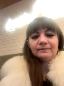 Snapshot of Butterfly8385 chatting on 12.20.25 Butterfly8385 online show from 12.20.25