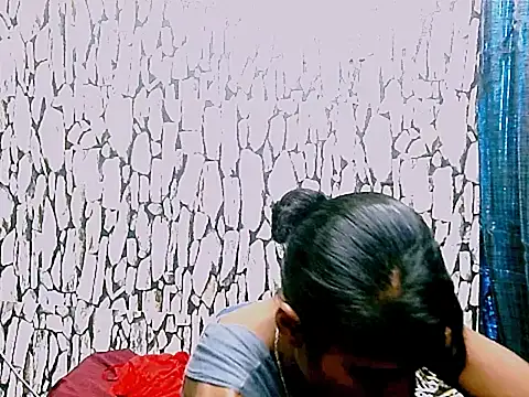 Snapshot of Epic_indian_sky chatting on 11.19.25 Epic indian sky online show from 11.19.25