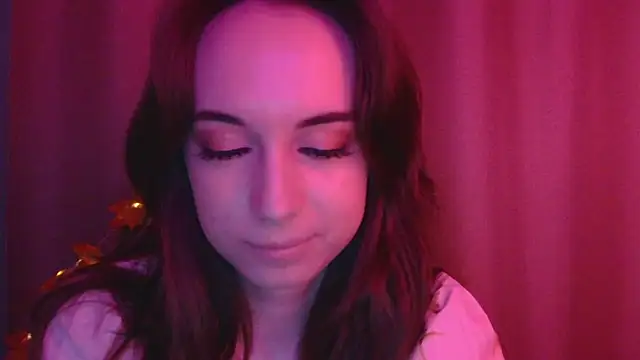 Snapshot of VeraLush chatting on 11.08.25 VeraLush online show from 11.08.25