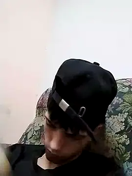 Snapshot of Laikerxxx chatting on 11.12.25 Laikerxxx online show from 11.12.25