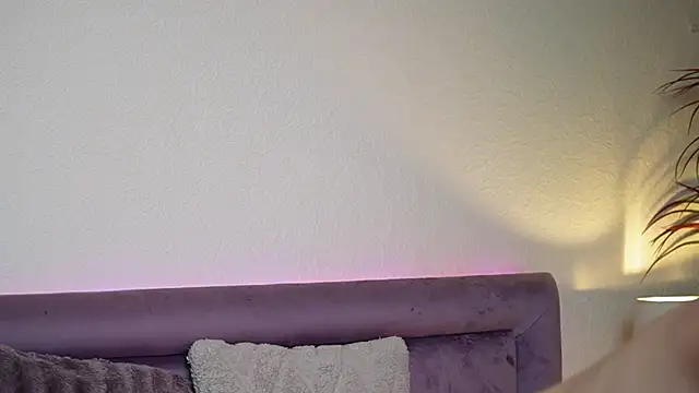 JoelleApril online show from 12.17.25