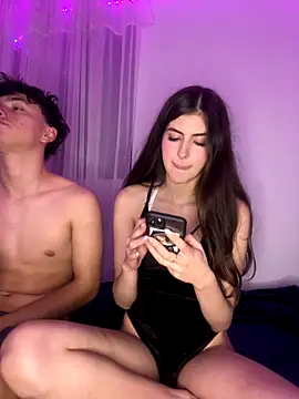 Snapshot of AlessiaLuxx chatting on 12.04.25 AlessiaLuxx online show from 12.04.25