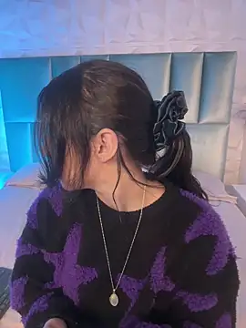 Snapshot of HollyPeach chatting on 05.17.26 HollyPeach online show from 05.17.26