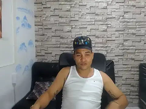 Snapshot of rom_weasley chatting on 10.12.25 rom weasley online show from 10.12.25