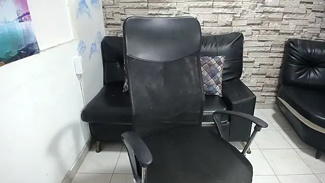 Snapshot of rom_weasley chatting on 10.17.25 rom weasley online show from 10.17.25