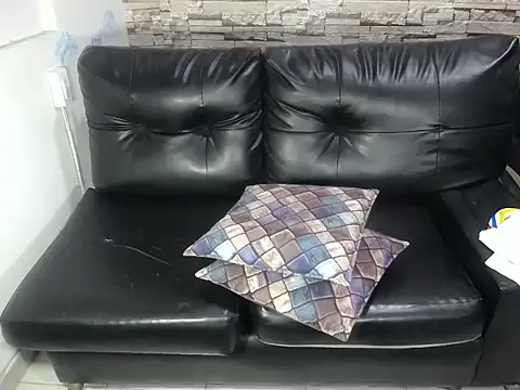 Snapshot of rom_weasley chatting on 10.21.25 rom weasley online show from 10.21.25