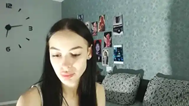 Daphne Darkthorn online show from 10.25.25