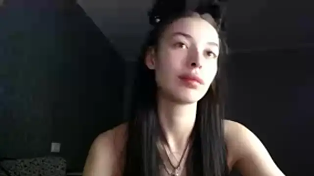 Daphne Darkthorn online show from 11.26.25