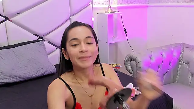 Snapshot of GabbiePrice chatting on 07.19.26 GabbiePrice online show from 07.19.26