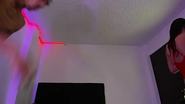 DerryAndIzzy online show from 02.19.26