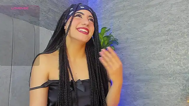 Snapshot of odett_rivas_ chatting on 10.19.25 odett rivas online show from 10.19.25