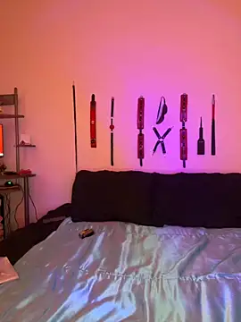 MiniMonroe online show from 12.03.25