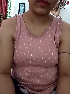 Snapshot of Tanha18 chatting on 04.13.26 Tanha18 online show from 04.13.26