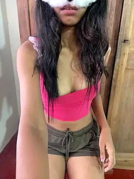 Snapshot of Shanudri77 chatting on 11.24.25 Shanudri77 online show from 11.24.25