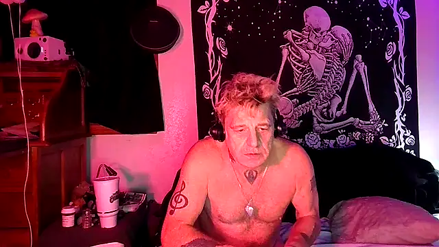 whitehole4bbc252 online show from 04.21.26