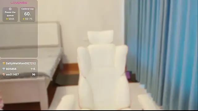 Snapshot of yiyi_3523 chatting on 02.25.26 yiyi 3523 online show from 02.25.26